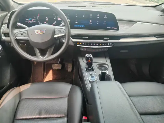 Cadillac XT4 — Фото автомобиля 3