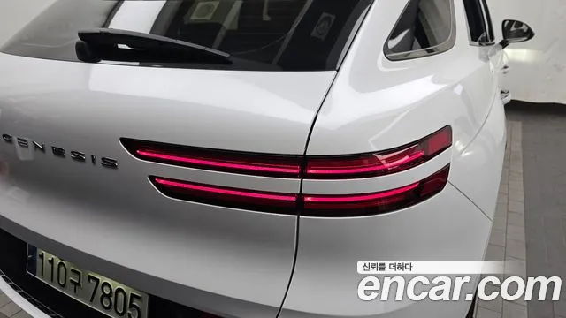 Genesis GV70 — Фото автомобиля 8
