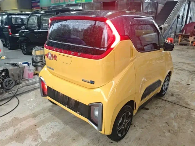 Wuling NanoEV — Фото автомобиля 6