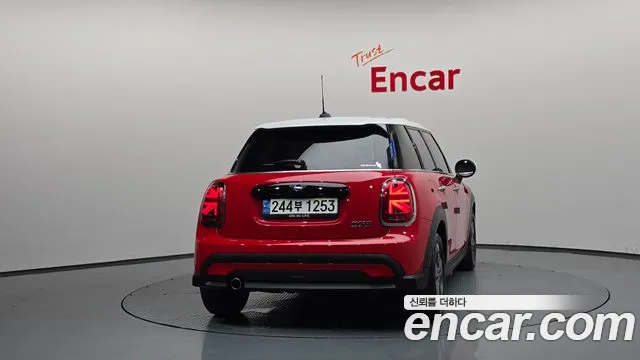 Mini Cooper Cooper 5 дверей Classic — Фото автомобиля 4