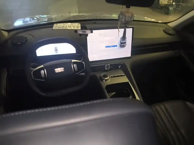 Geely Galaxy E5 — Фото автомобиля 9