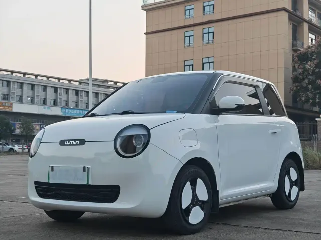 Фотография автомобиля — Changan Lumin