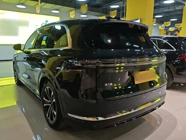 Aito M7 — Фото автомобиля 4