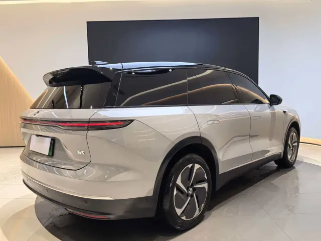 Nio ES8 — Фото автомобиля 6
