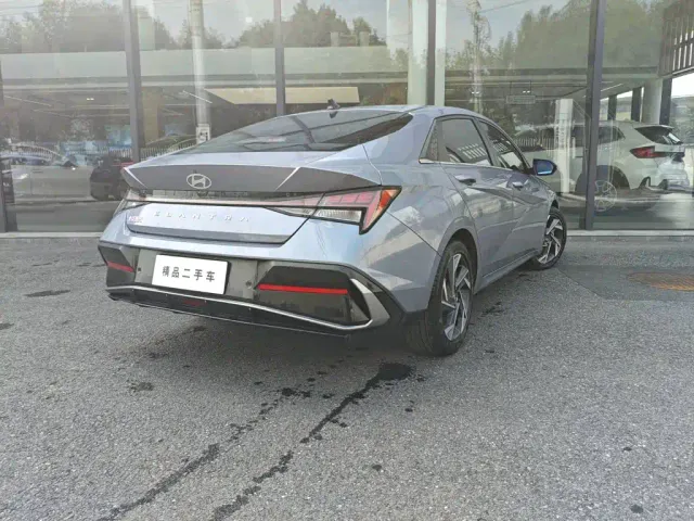 Hyundai Elantra — Фото автомобиля 2