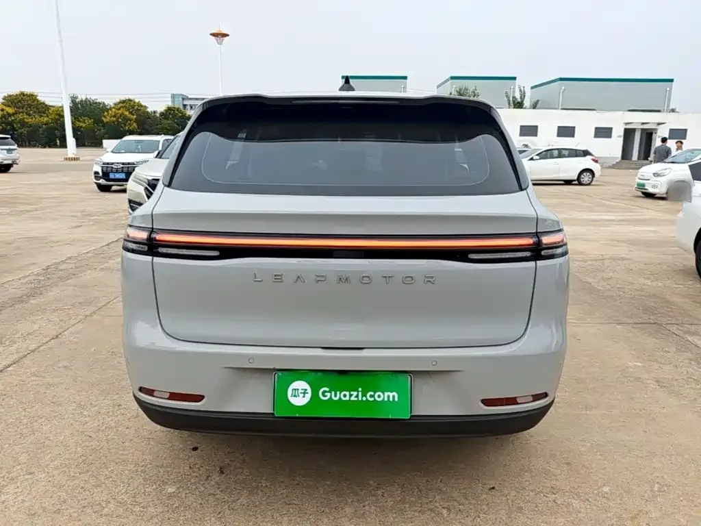 Leapmotor Leapmotor C10 2026 605 Delight Edition — Фото автомобиля 5
