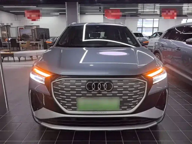 Audi Q4 e-tron — Фото автомобиля 2