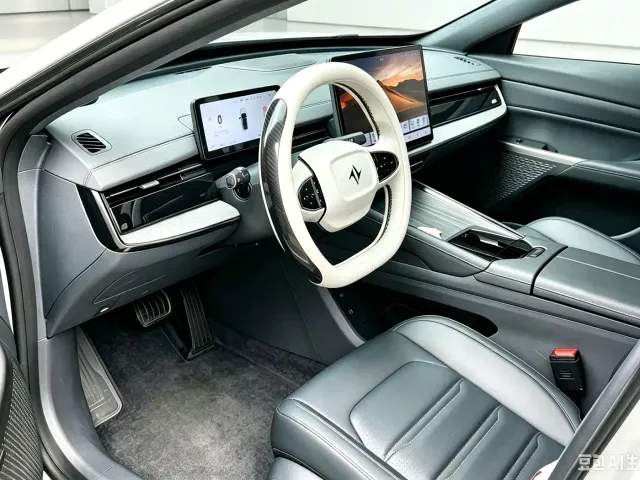 Dongfeng eπ 007 — Фото автомобиля 3