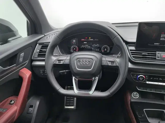 Audi Q5L — Фото автомобиля 11
