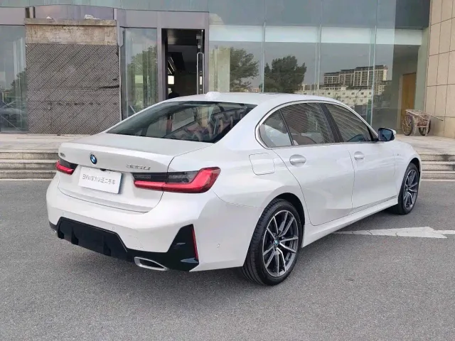 BMW 3 Series — Фото автомобиля 11