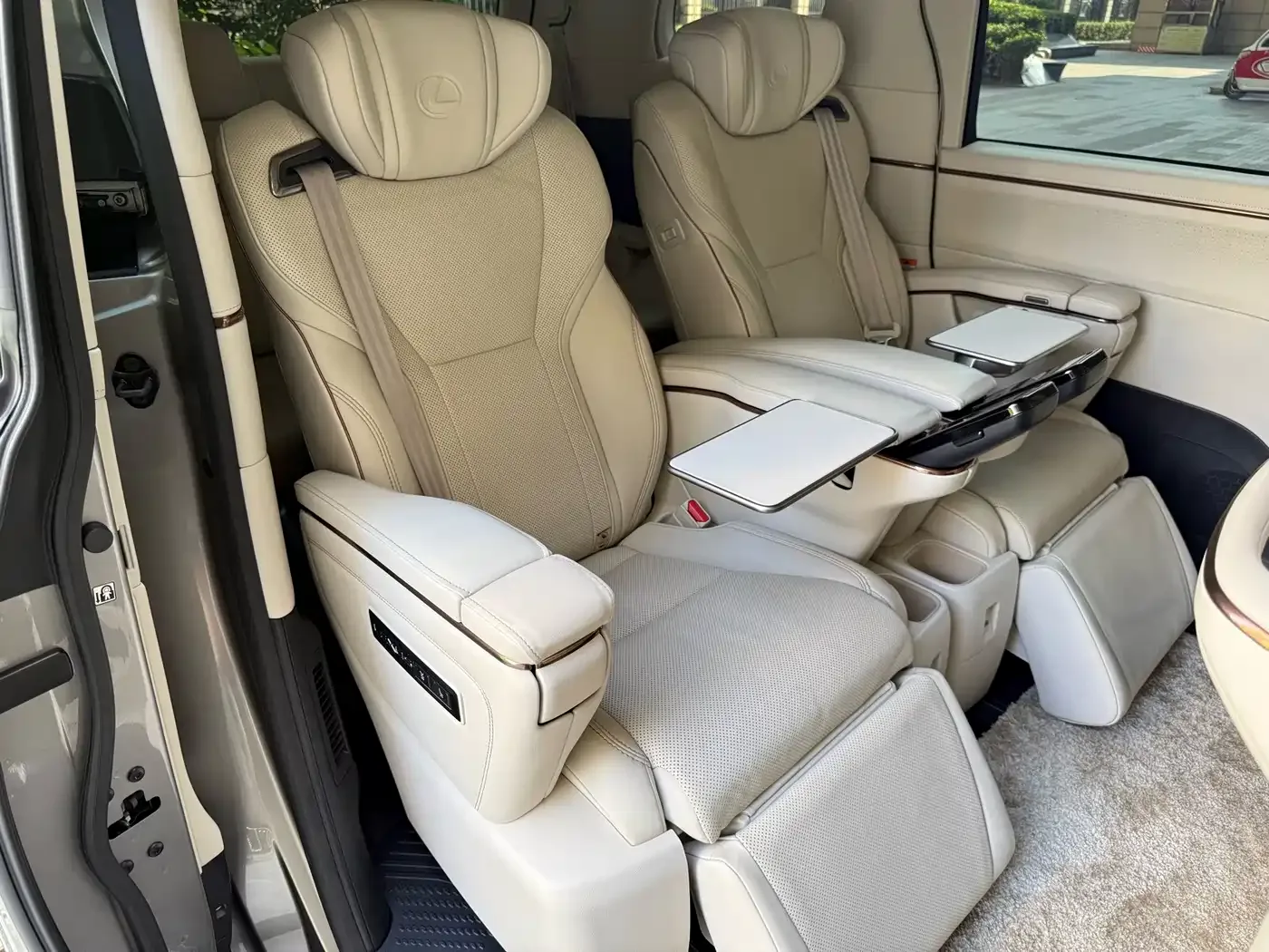 Lexus Lexus LM 2025 Model 500h Six-Seater Prestige Edition — Фото автомобиля 11
