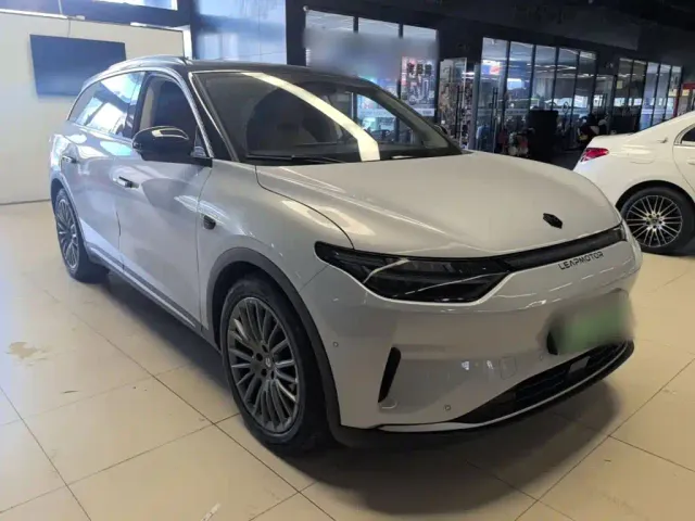 Leapmotor C11 — Фото автомобиля 3