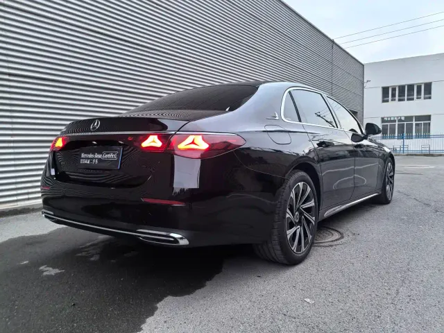 Mercedes-Benz E-Class — Фото автомобиля 10