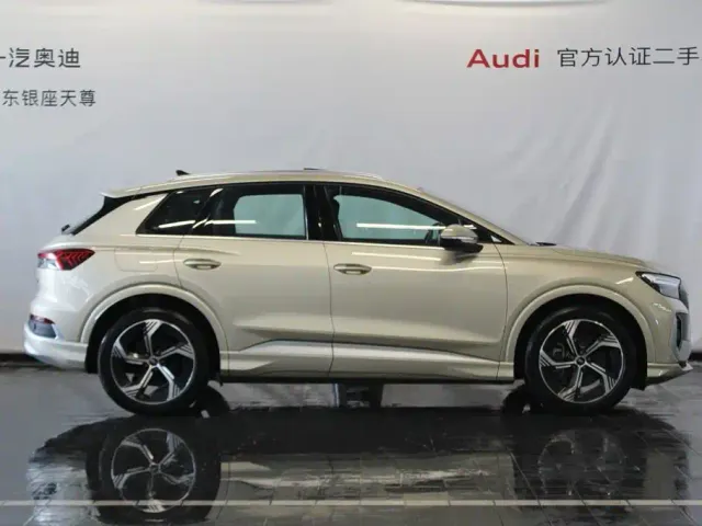 Audi Q4 e-tron — Фото автомобиля 4