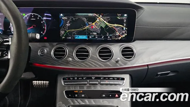 Mercedes-Benz E-Class — Фото автомобиля 8