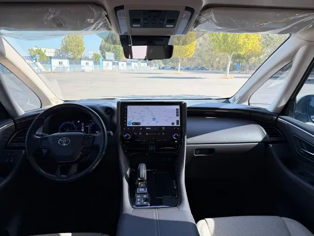 Toyota Alphard — Фото автомобиля 11