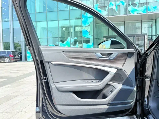 Audi A6L — Фото автомобиля 12