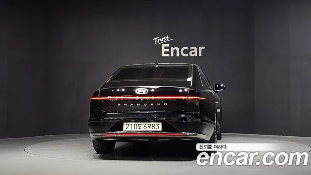Hyundai Grandeur Grandeur (GN7) 2.5 Бензин 2WD — Фото автомобиля 4