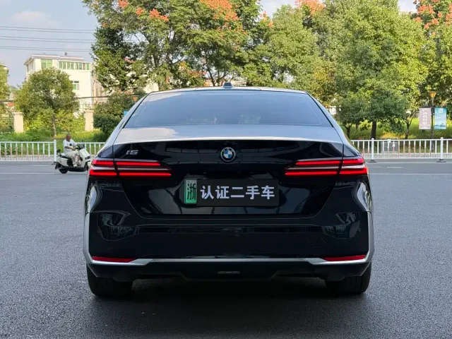 BMW i5 — Фото автомобиля 6