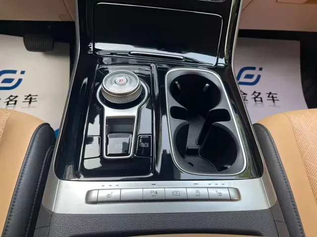 Kia Carnival — Фото автомобиля 7
