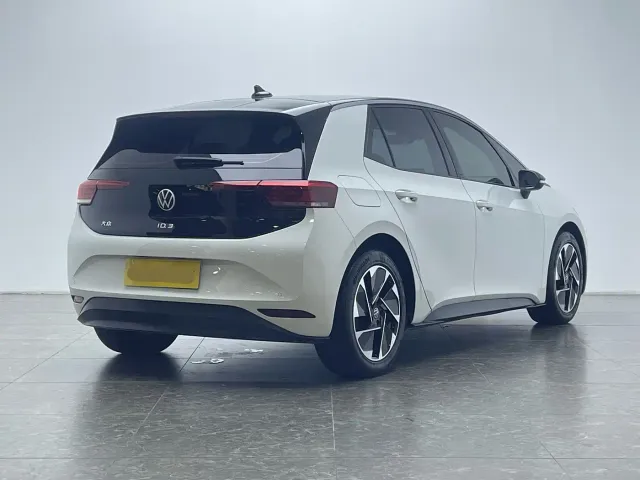 Volkswagen ID.3 — Фото автомобиля 3