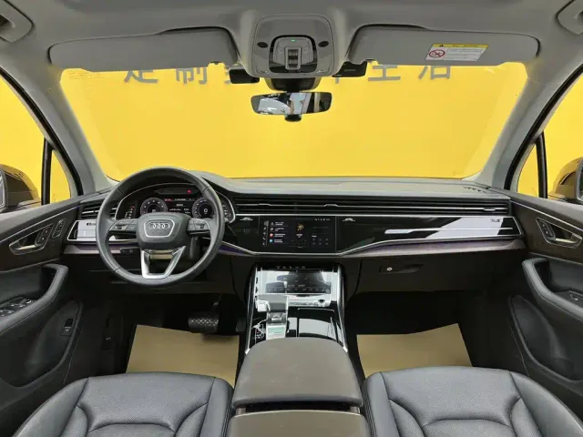 Audi Q7 — Фото автомобиля 14