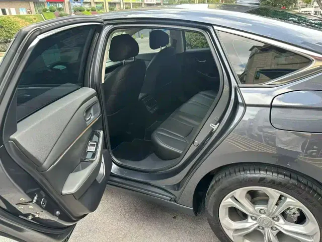 Honda Accord — Фото автомобиля 8
