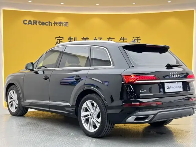 Audi Q7 — Фото автомобиля 6