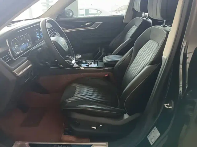 Hongqi HS5 — Фото автомобиля 14