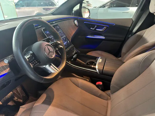 Mercedes-Benz EQE SUV — Фото автомобиля 3