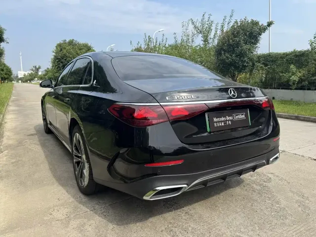 Mercedes-Benz E-Class — Фото автомобиля 20