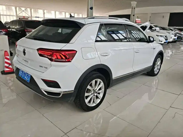 Volkswagen T-Roc — Фото автомобиля 7