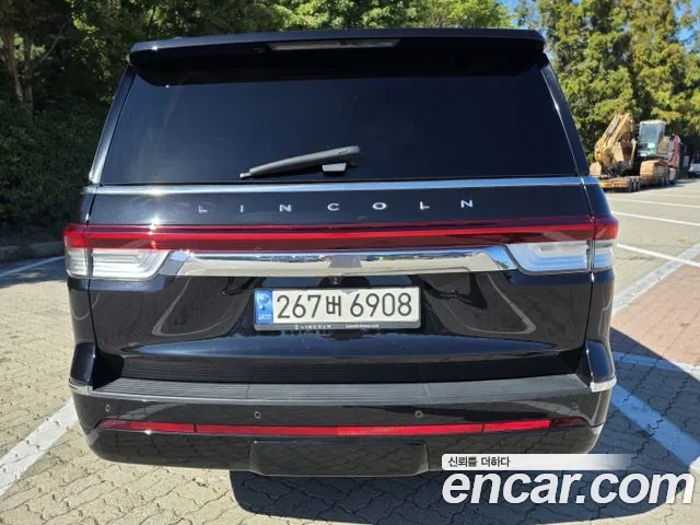 Lincoln Navigator — Фото автомобиля 5