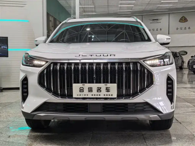 Jetour X70 Plus — Фото автомобиля 2