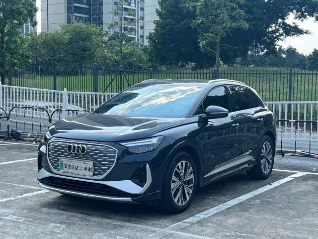 Фотография автомобиля — Audi Q4 e-tron
