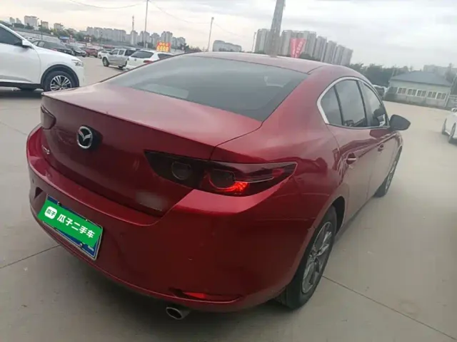 Mazda Axela — Фото автомобиля 6