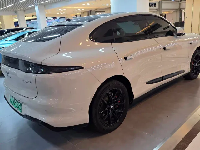 IM Motors LS6 — Фото автомобиля 4