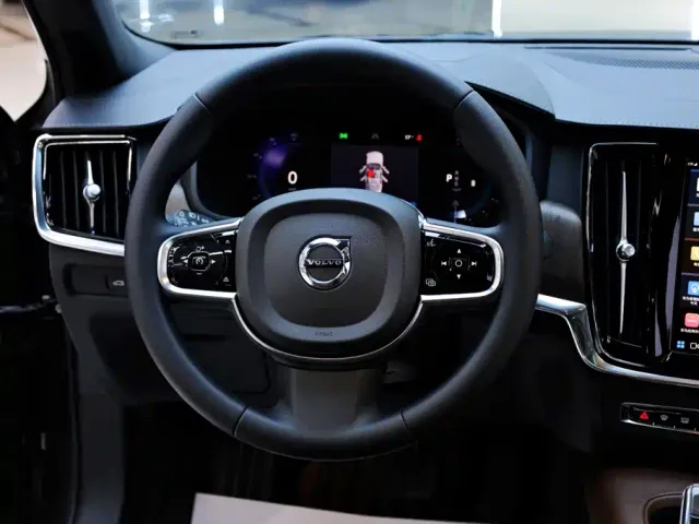 Volvo S90 — Фото автомобиля 24