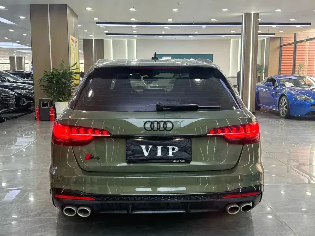 Audi S4 — Фото автомобиля 9