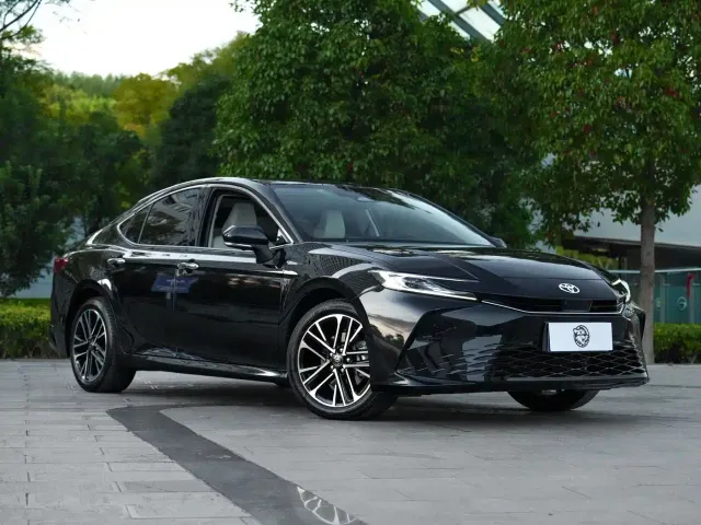 Toyota Camry — Фото автомобиля 3