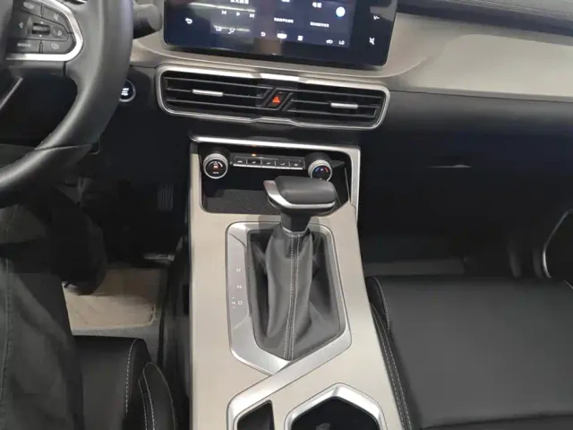 Geely Binyue — Фото автомобиля 16