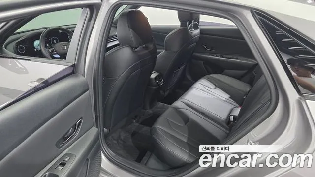 Hyundai AVANTE — Фото автомобиля 24