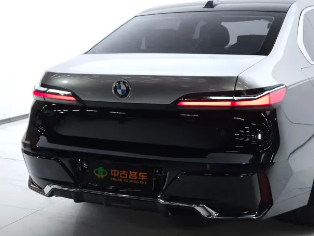 BMW 7 Series — Фото автомобиля 25