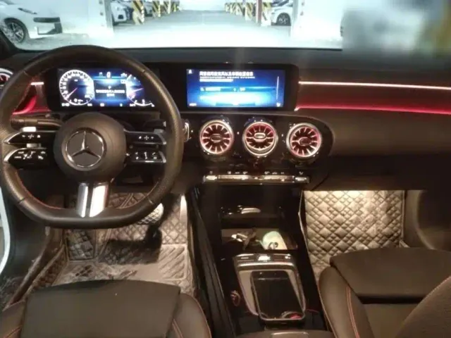 Mercedes-Benz A-Class — Фото автомобиля 12