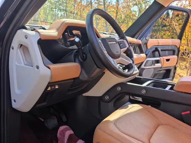 Land Rover Defender — Фото автомобиля 8