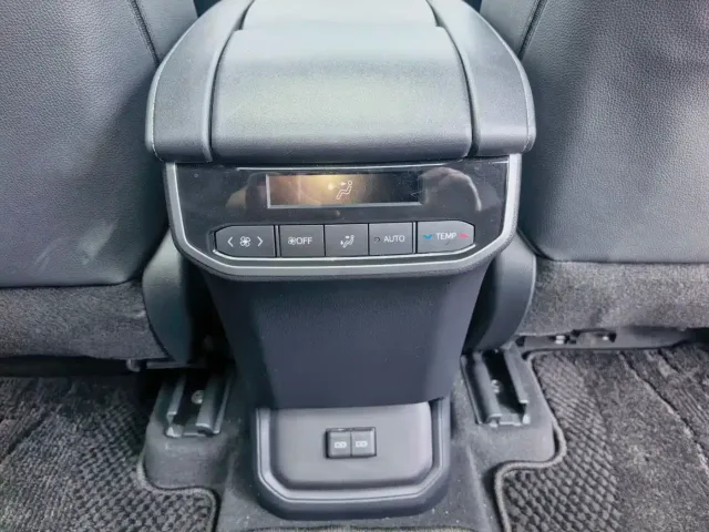 Toyota Crown Kluger — Фото автомобиля 17