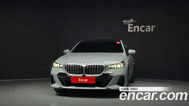 BMW 5-Series — Фото автомобиля 3