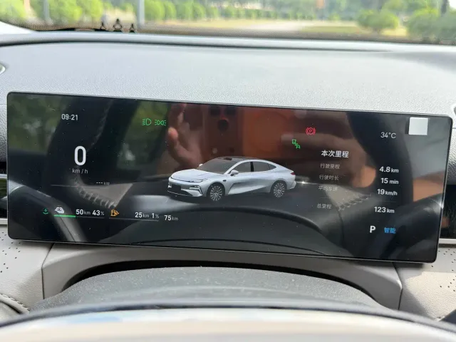 Geely Galaxy Xingyao 8 — Фото автомобиля 16
