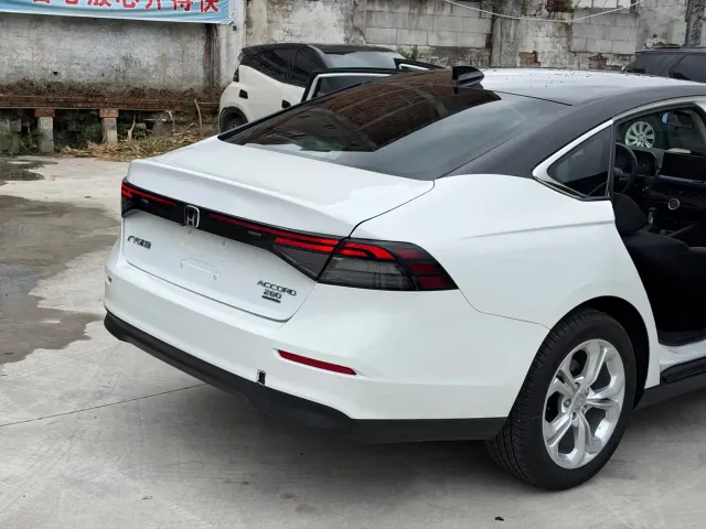 Honda Accord — Фото автомобиля 18