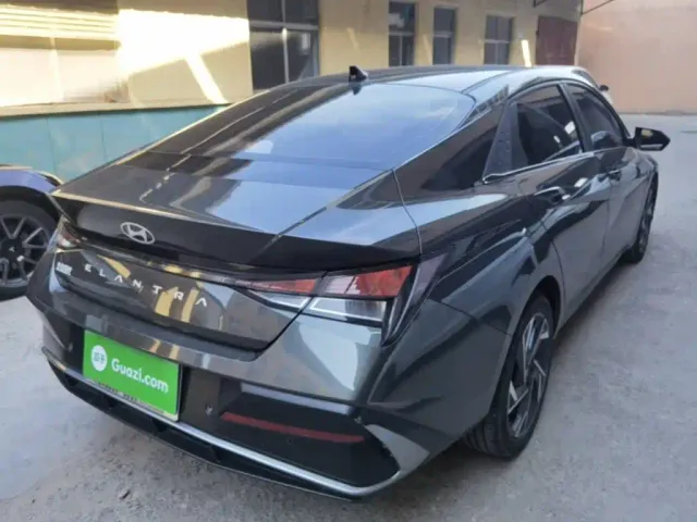 Hyundai Elantra — Фото автомобиля 6